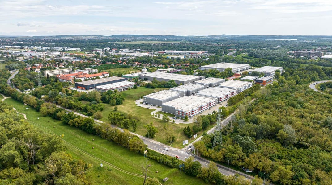 Raktárak Login Business Park, Budapest - raktárak bérbeadásra